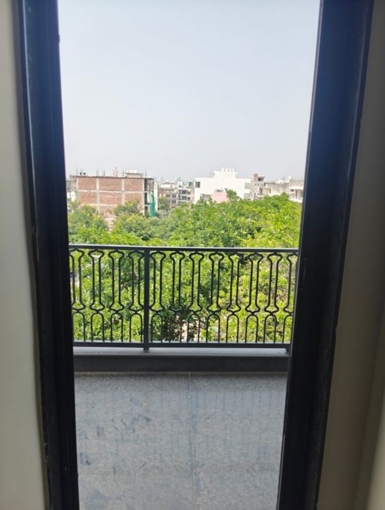 Balcony, sector 45 3 Bedroom 2750 Sq.Ft. Builder Floor In Sector 45 Gurgaon 10374157
