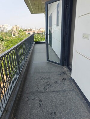 Balcony in 3 BHK Builder Floor at Sector 45 – for Rent