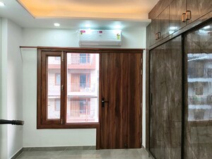 Room in 3 BHK Builder Floor at Vipul World Floors, Sector 48 – for Rent