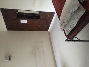 Room in 4 BHK Apartment at Rail Vihar Apartments, Sector 45 – for Sale