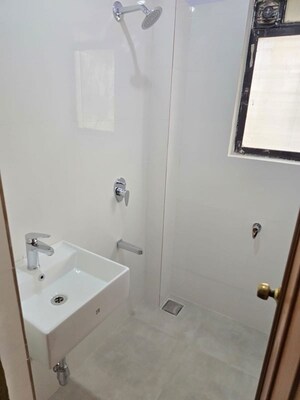 Bathroom in 1 BHK Apartment at Bandra West – for Rent