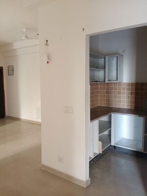 Room in 2.5 BHK Apartment at Mahagun My Woods, Sector 16c Greater Noida – for Sale