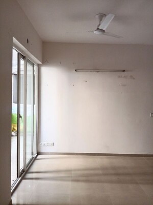 Room in 2.5 BHK Apartment at Mahagun My Woods, Sector 16c Greater Noida – for Sale