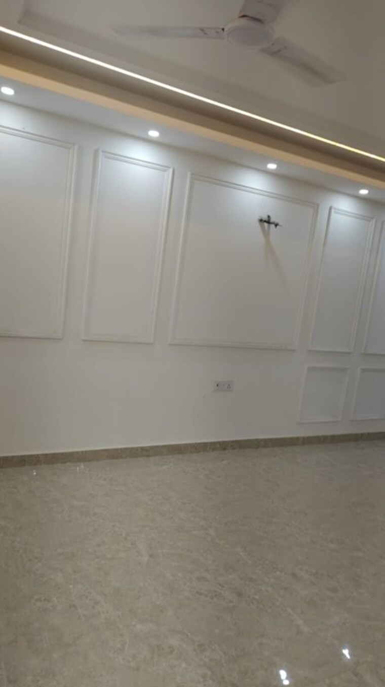 Bathroom, jawahar nagar 3 Bedroom 1100 Sq.Ft. Builder Floor In Jawahar Nagar Delhi 10374221