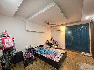 Bedroom in 3 BHK Apartment at Maidan Garhi – for Rent
