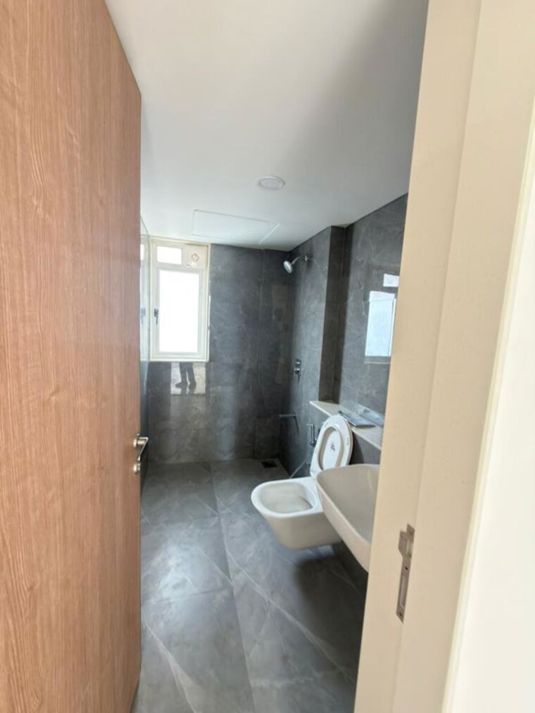 Bathroom, lodha-bella-vita 2 Bedroom 1000 Sq.Ft. Apartment In Nibm Road Pune 10374224