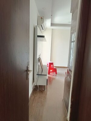 Bathroom in 3.5 BHK Apartment at Emaar Palm Hills, Sector 77 – for Rent