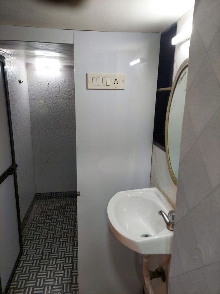Bathroom, bandra west 1 Bedroom 500 Sq.Ft. Apartment In Bandra West Mumbai 10374237