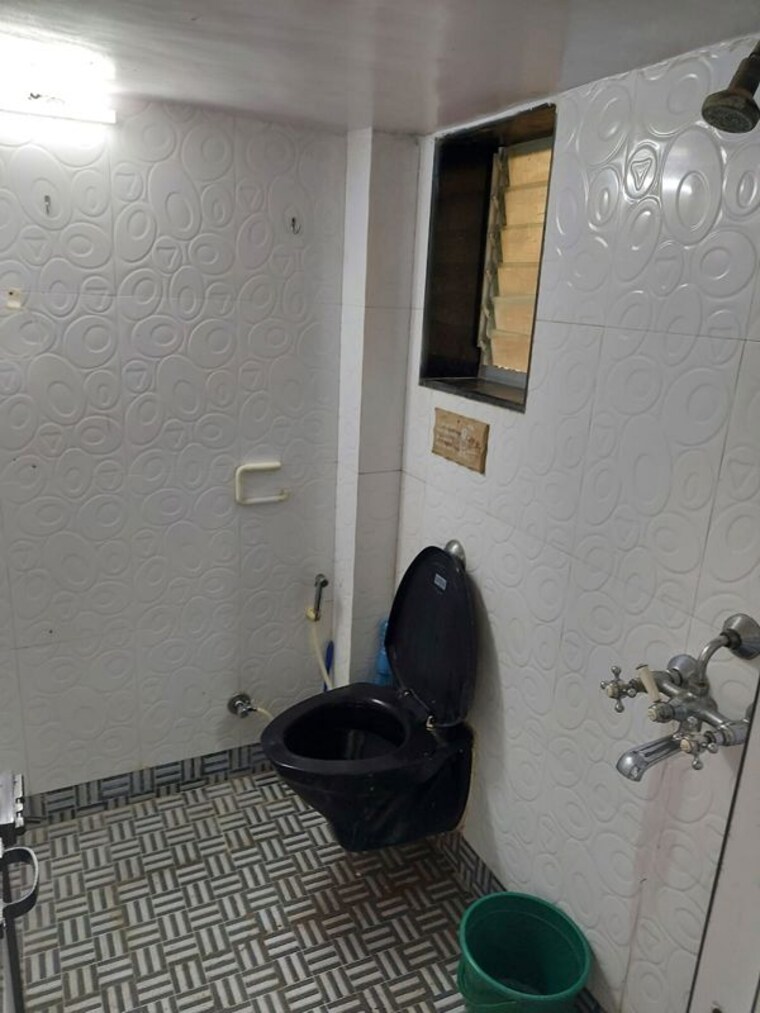 Bathroom, bandra west 1 Bedroom 500 Sq.Ft. Apartment In Bandra West Mumbai 10374237