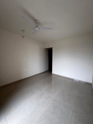 Room in 3 BHK Apartment at Eka Elitas, Kothrud – for Rent