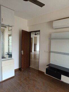3.5 BHK + Servant Room Apartment For Rent in Emaar Palm Hills