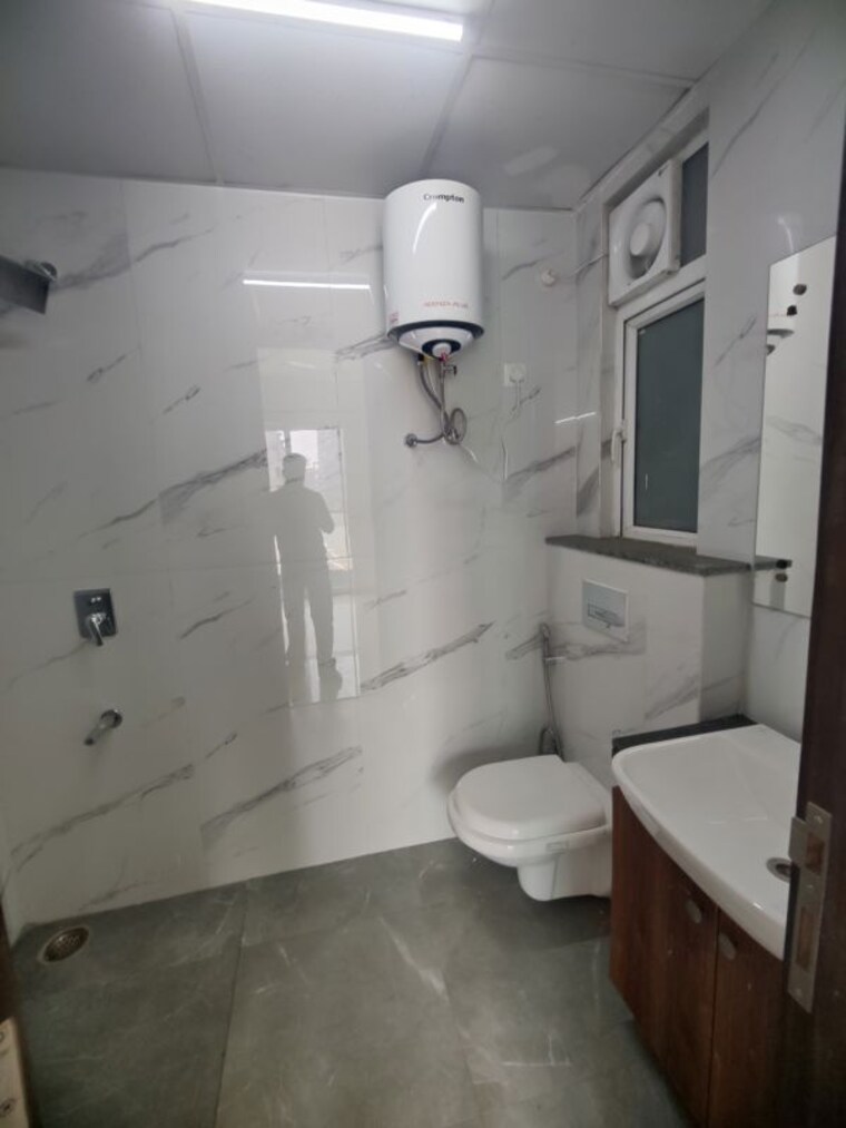 Bathroom, smart-world-gems 3.5 Bedroom 1494 Sq.Ft. Builder Floor In Sector 89 Gurgaon 10374256