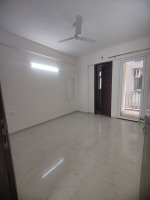 Room in 3.5 BHK Builder Floor at Smart World Gems, Sector 89 – for Rent