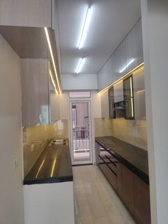 3.5 BHK +Builder Floor For Rent in Smart World Gems