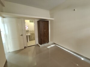 Room in 2 BHK Builder Floor at Hsr Layout Sector 2 – for Rent