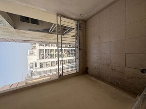 Room in 2 BHK Apartment at Supertech Cape Luxe, Sector 74 – for Sale