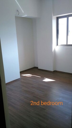 Room in 1 BHK Apartment at Puranik Rumah Bali, Ghodbunder Road – for Rent