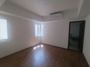 Room in 3 BHK Apartment at Supertech Araville, Sector 79 – for Rent