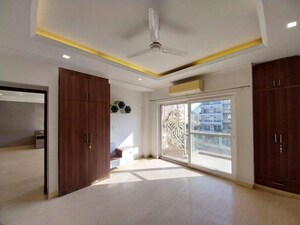 Bedroom in 3 BHK Builder Floor at Sector 57 – for Rent