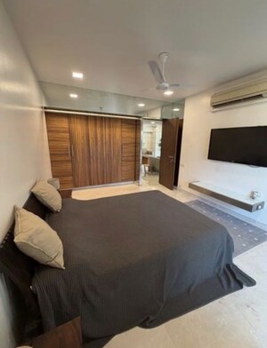 Bedroom in 3 BHK Apartment at Bandra West – for Rent