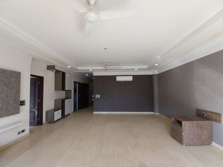 Room, sector 57 3 Bedroom 300 Sq.Yd. Builder Floor In Sector 57 Gurgaon 10374302