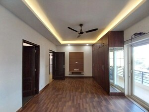 Room in 3 BHK Builder Floor at Sector 57 – for Rent