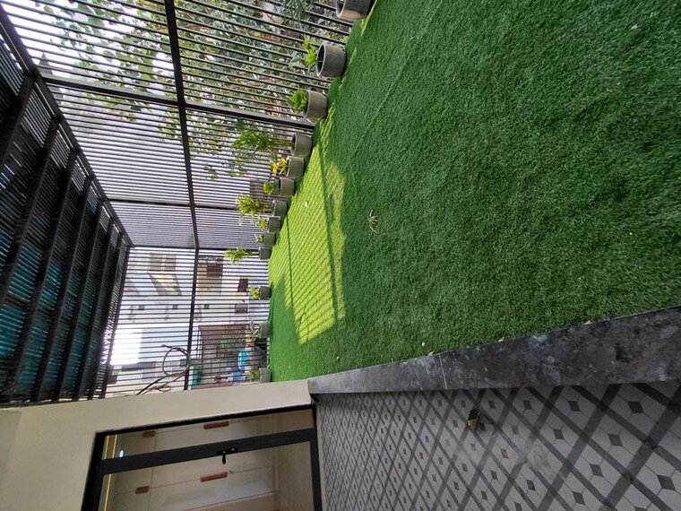 Balcony, sector 85 3 Bedroom 250 Sq.Yd. Builder Floor In Sector 85 Faridabad 10374334
