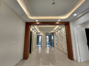 Room in 3 BHK Builder Floor at Sector 85 – for Sale