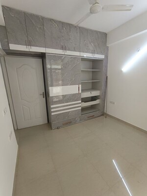 2 BHK Apartment For Rent in Shree Vardhman Mantra, Sector 67