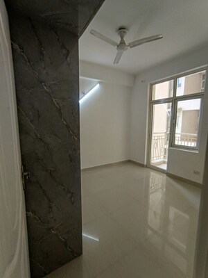 Room in 2 BHK Apartment at Shree Vardhman Mantra, Sector 67 – for Rent