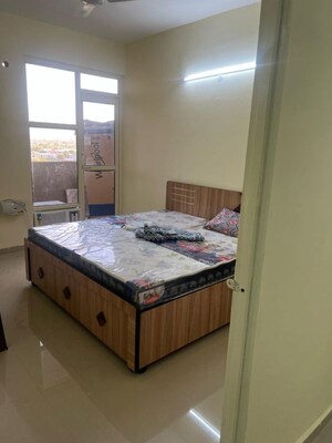 Bedroom in 2.5 BHK Builder Floor at Smart World Orchard, Sector 61 – for Rent