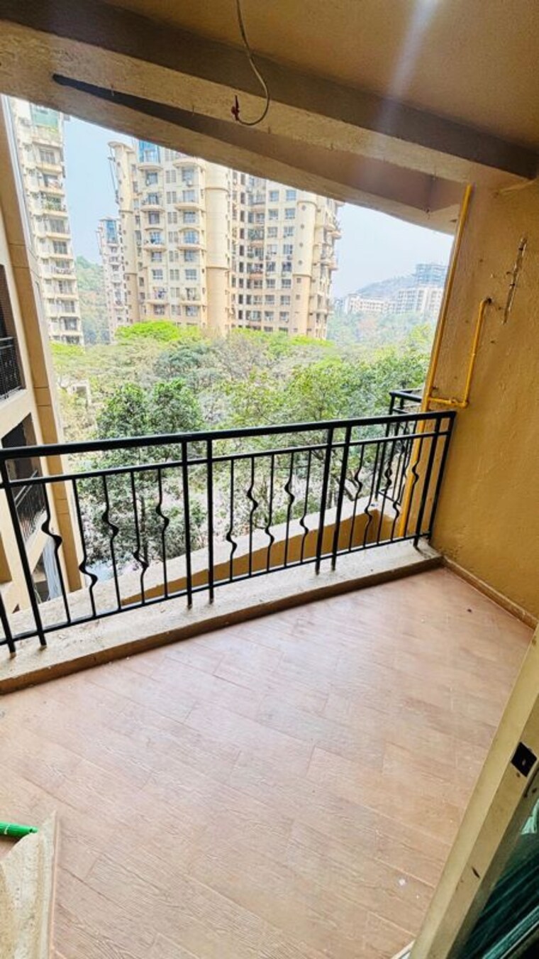 Balcony, lake-home 4 Bedroom 2365 Sq.Ft. Apartment In Powai Mumbai 10374422