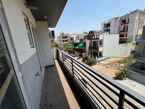 Balcony in 2 BHK Builder Floor at Sector 46 – for Rent