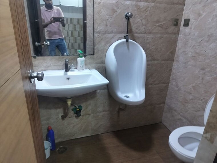 Bathroom, sector 2 Commercial Office Space 800 Sq.Ft. In Sector 2 Noida 10374457