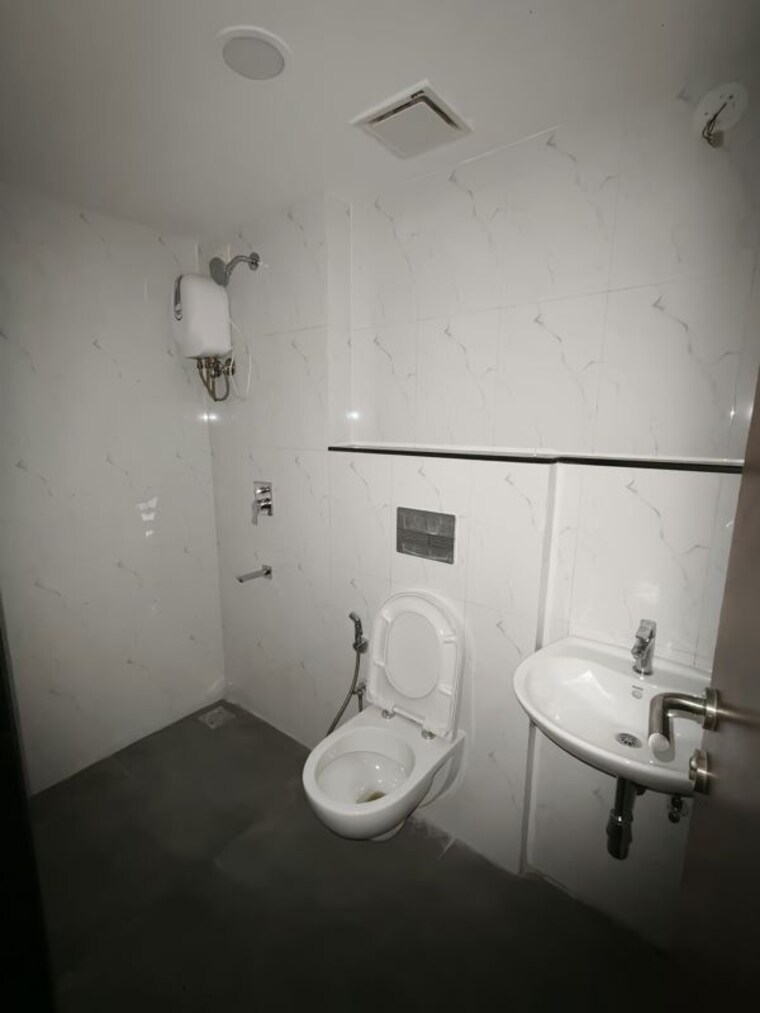 Bathroom, lodha-amara 2 Bedroom 735 Sq.Ft. Apartment In Kolshet Road Thane 10374474