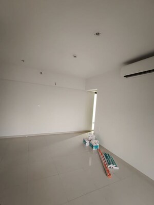 Furnished Amenities in 2 BHK Apartment at Lodha Amara, Kolshet Road – for Rent
