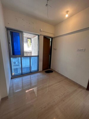Room in 1 BHK Apartment at Dwarka Apartment Vile Parle East, Vile Parle East – for Rent