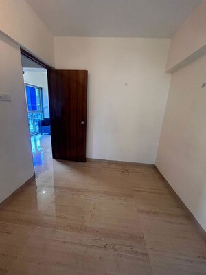 Room in 1 BHK Apartment at Dwarka Apartment Vile Parle East, Vile Parle East – for Rent