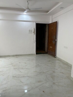 Room in 2 BHK Apartment at Versova – for Rent