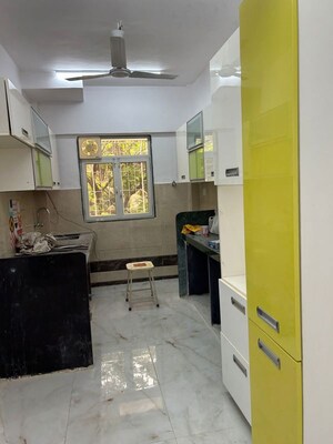 Team Area in 2 BHK Apartment at Versova – for Rent