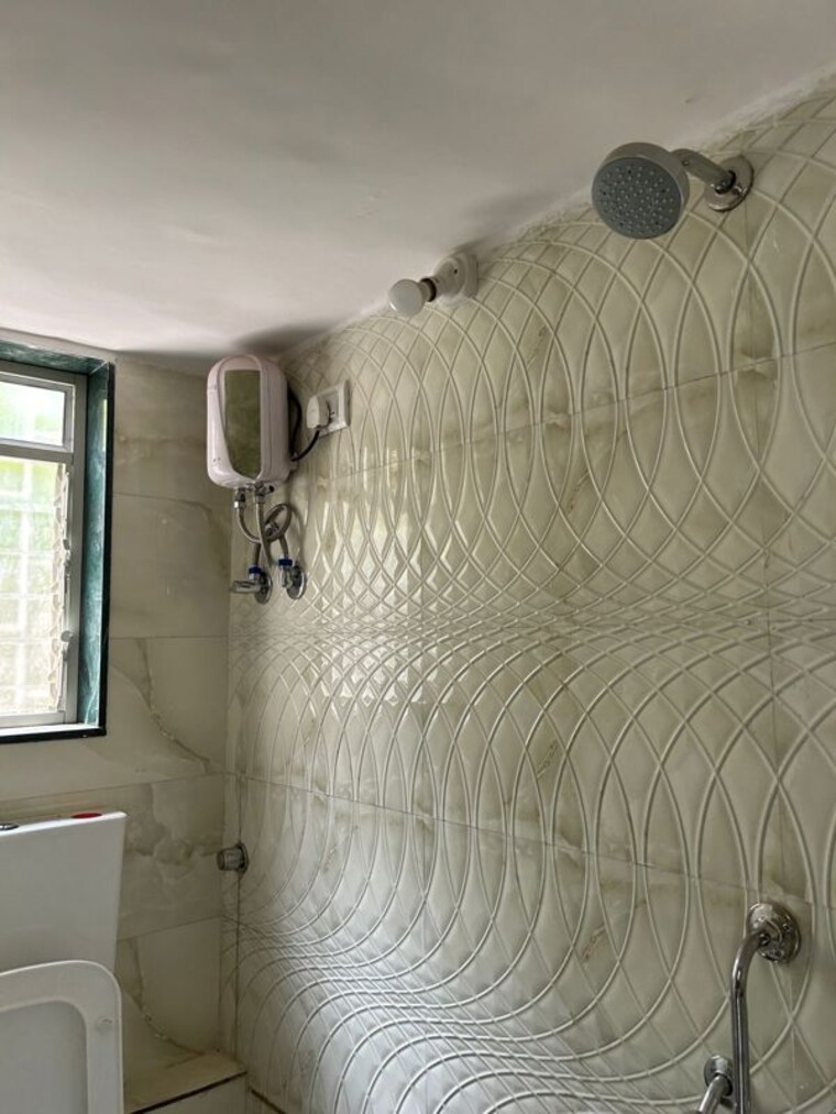 Bathroom, versova 2 Bedroom 900 Sq.Ft. Apartment In Versova Mumbai 10374493