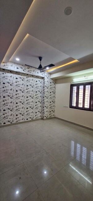 Room in 3 BHK Builder Floor at Kondapur – for Rent