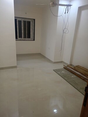 Room in 3 BHK Apartment at Narendra Nagar – for Rent