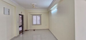 Room in 2 BHK Builder Floor at Kondapur – for Rent