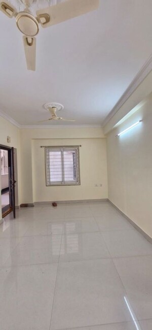 Room in 2 BHK Builder Floor at Kondapur – for Rent