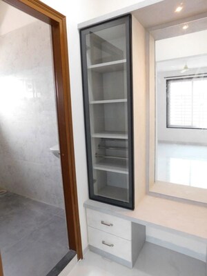 Room in 3 BHK Builder Floor at Kondapur – for Rent