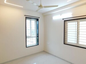 Room in 3 BHK Builder Floor at Kondapur – for Rent