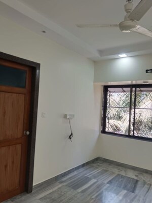 Room in 2 BHK Villa at Kurla – for Rent