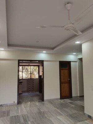 Room in 2 BHK Villa at Kurla – for Rent