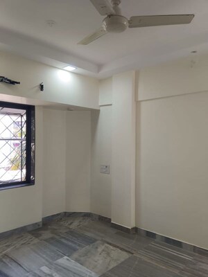 Room in 2 BHK Villa at Kurla – for Rent